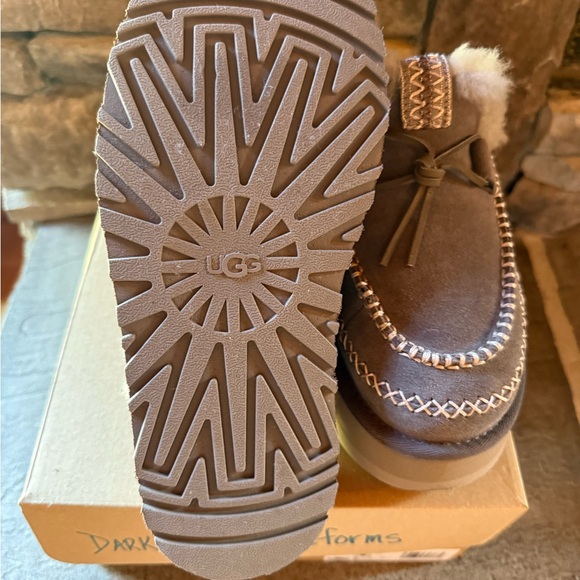 UGG Disquette Alpine Lightweight Platforms. NIB - Picture 4 of 7